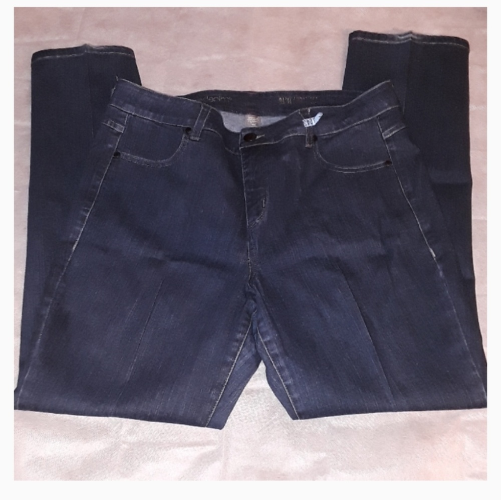 SALE AVENUE DENIM JEANS DRY CLEANED